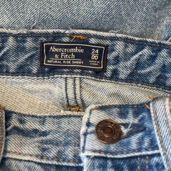 Abercrombie & Fitch Button Up Blue Jean Lightly Distressed Denim Shorts- Size 24 - Picture 5 of 6